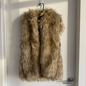 NWOT - Sunday Best - faux fur vest with hood - tan/gold - size XS